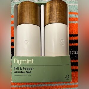 Salt & Pepper Grinders